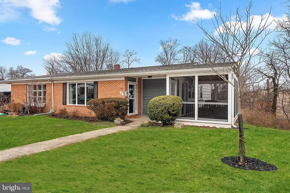 19 Arkla Ct, Catonsville, MD 21228 - #1