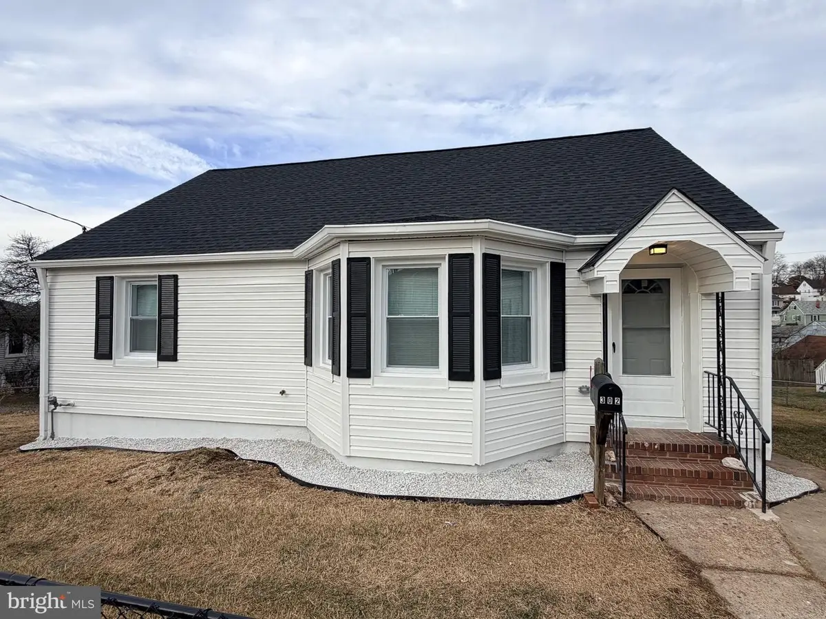 302 4th Avenue, Halethorpe, MD 21227 - #1