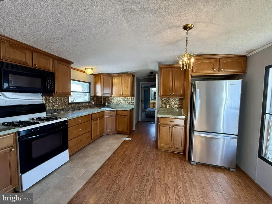 35 Rockywood Ln, Essex, MD 21221 - #2