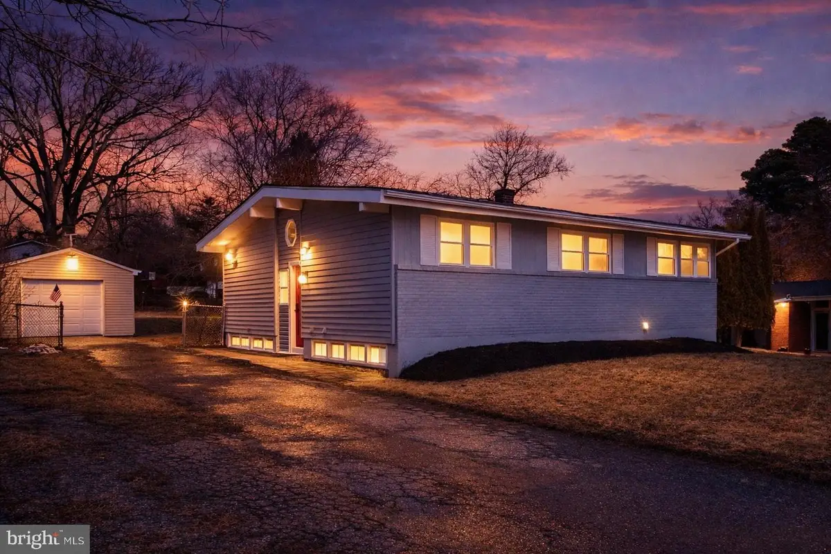 8206 Arrowhead Rd, Pikesville, MD 21208 - #1