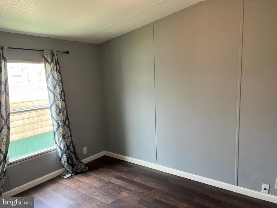 12 Cardinal Ln, Essex, MD 21221 - #3