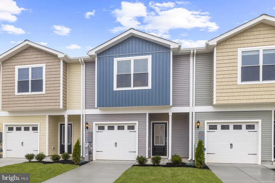 8130 Bartholomew Ct, Baltimore, MD 21206 - #3