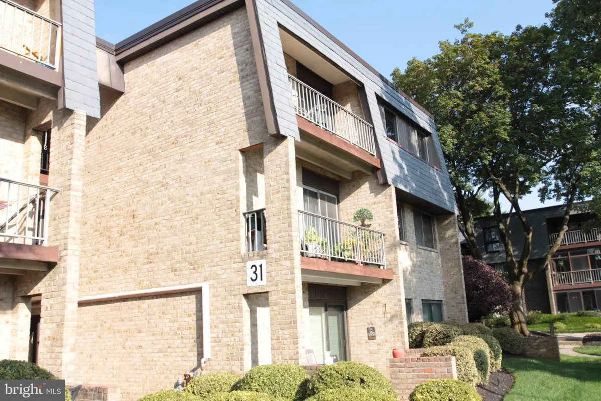 31 Stonehenge Cir, Pikesville, MD 21208 - #1