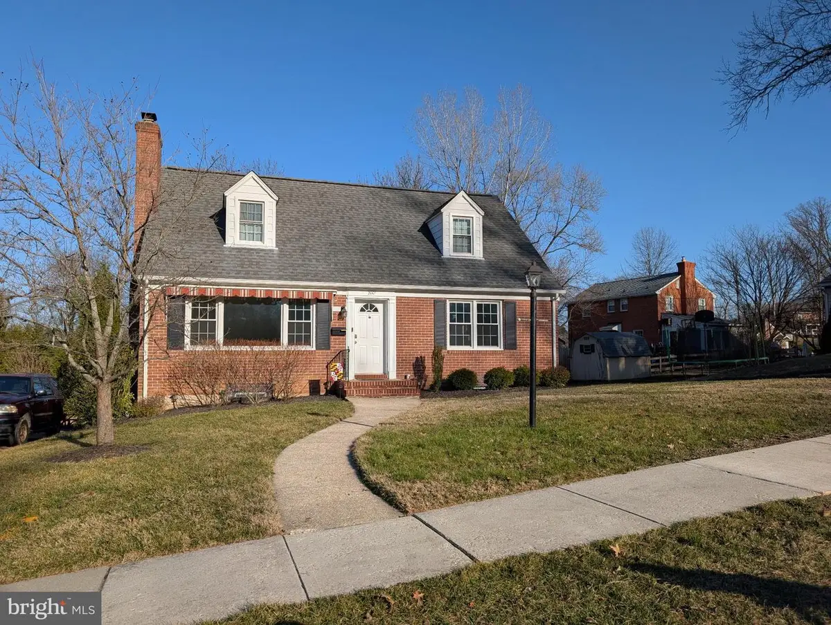 2001 Tree Ln, Lutherville Timonium, MD 21093 - #1