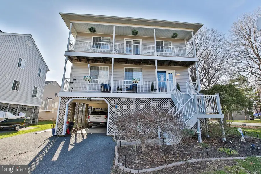 201 Mariners Point Dr, Middle River, MD 21220 - #2