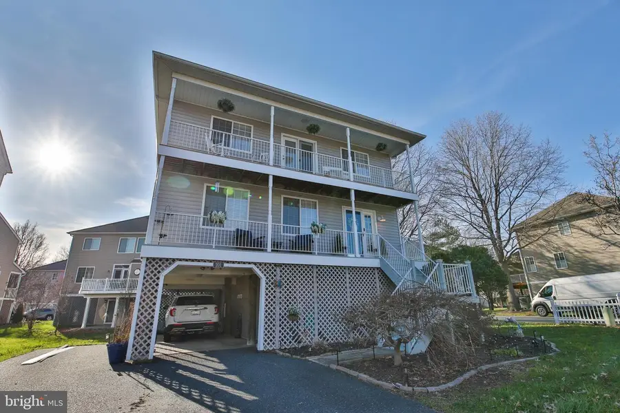 201 Mariners Point Dr, Middle River, MD 21220 - #3