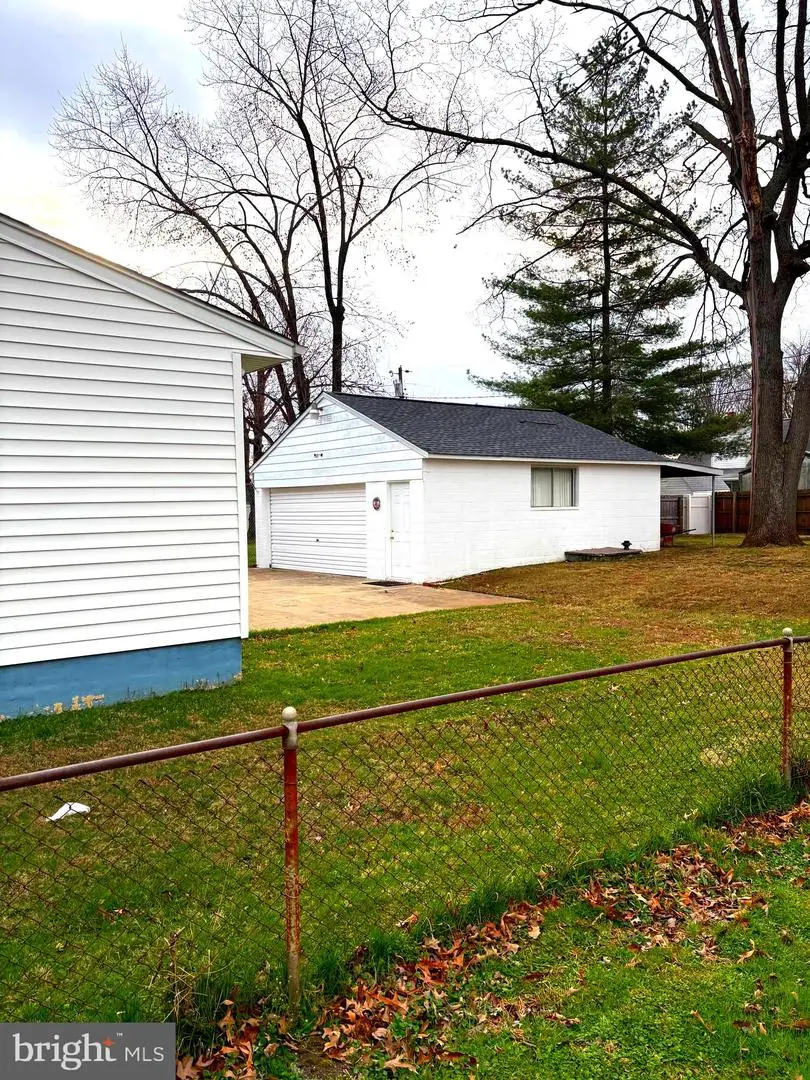 945 Kinwat Ave, Essex, MD 21221 - #3