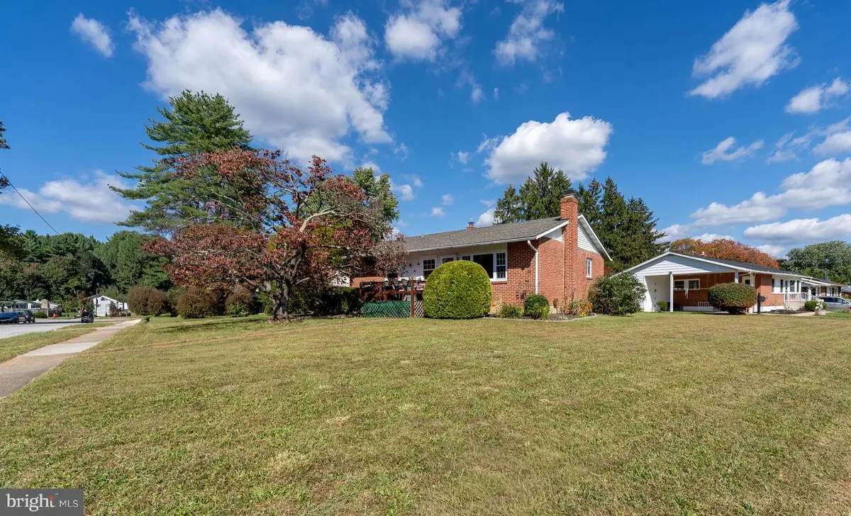 905 Lindellen Ave, Reisterstown, MD 21136 - #1