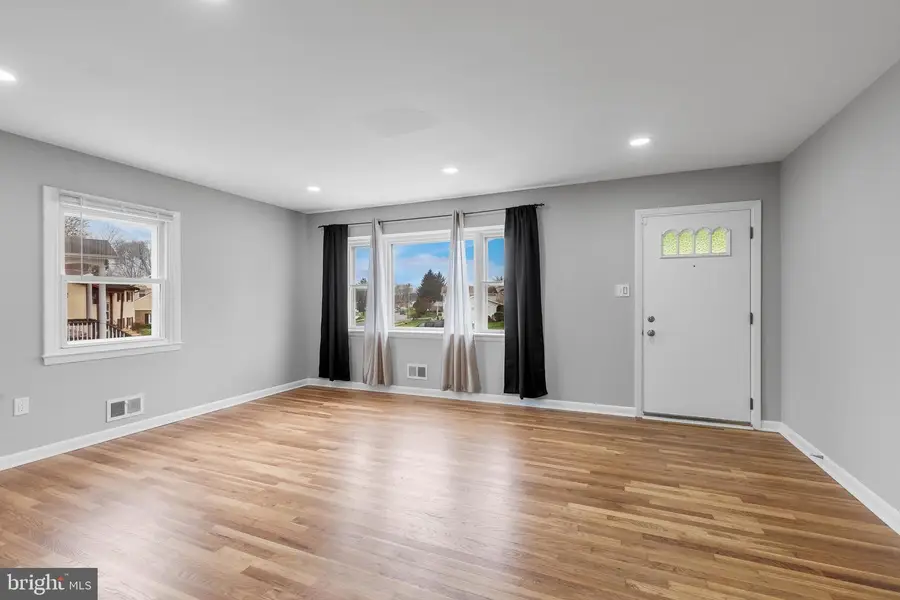 1324 Denbright Rd, Catonsville, MD 21228 - #3