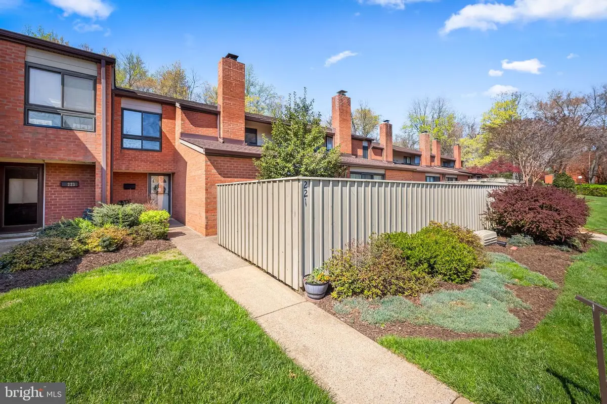 221 Deer Fox Ln, Lutherville Timonium, MD 21093 - #1
