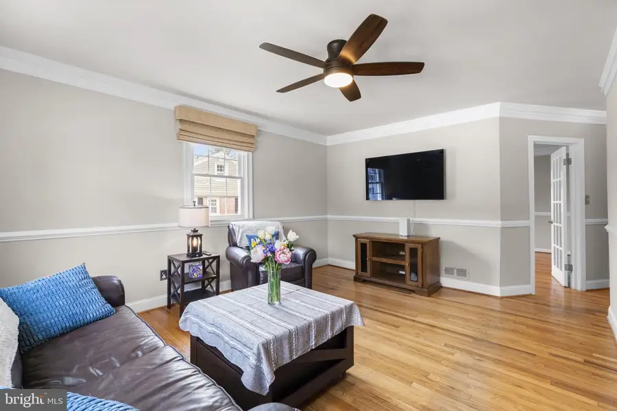 404 Forest Ln, Catonsville, MD 21228 - #3