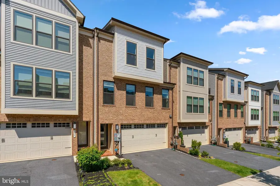 232 Hickory Hollow Ct, Cockeysville, MD 21030 - #2