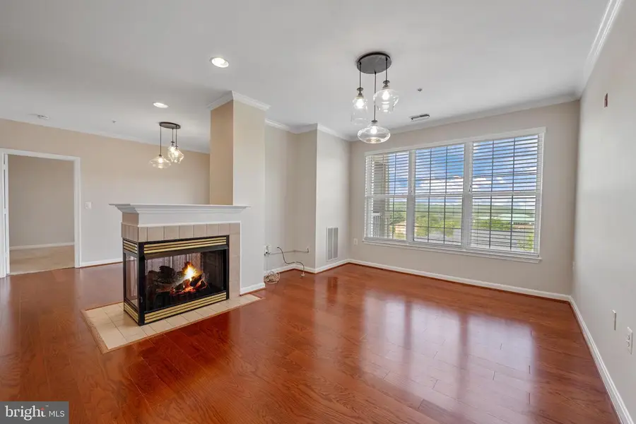 400 Symphony Cir #403j, Cockeysville, MD 21030 - #2