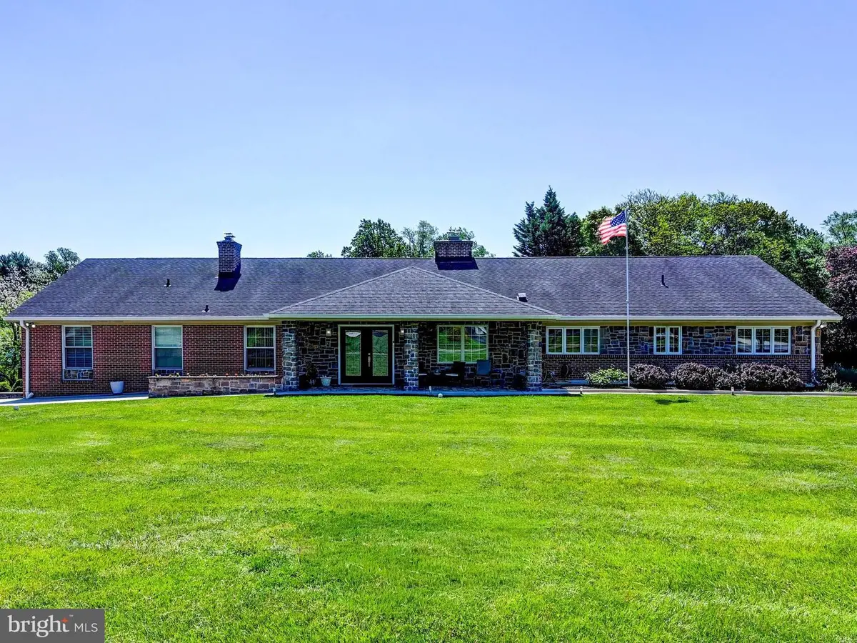 3213 Woodvalley Dr, Pikesville, MD 21208 - #1