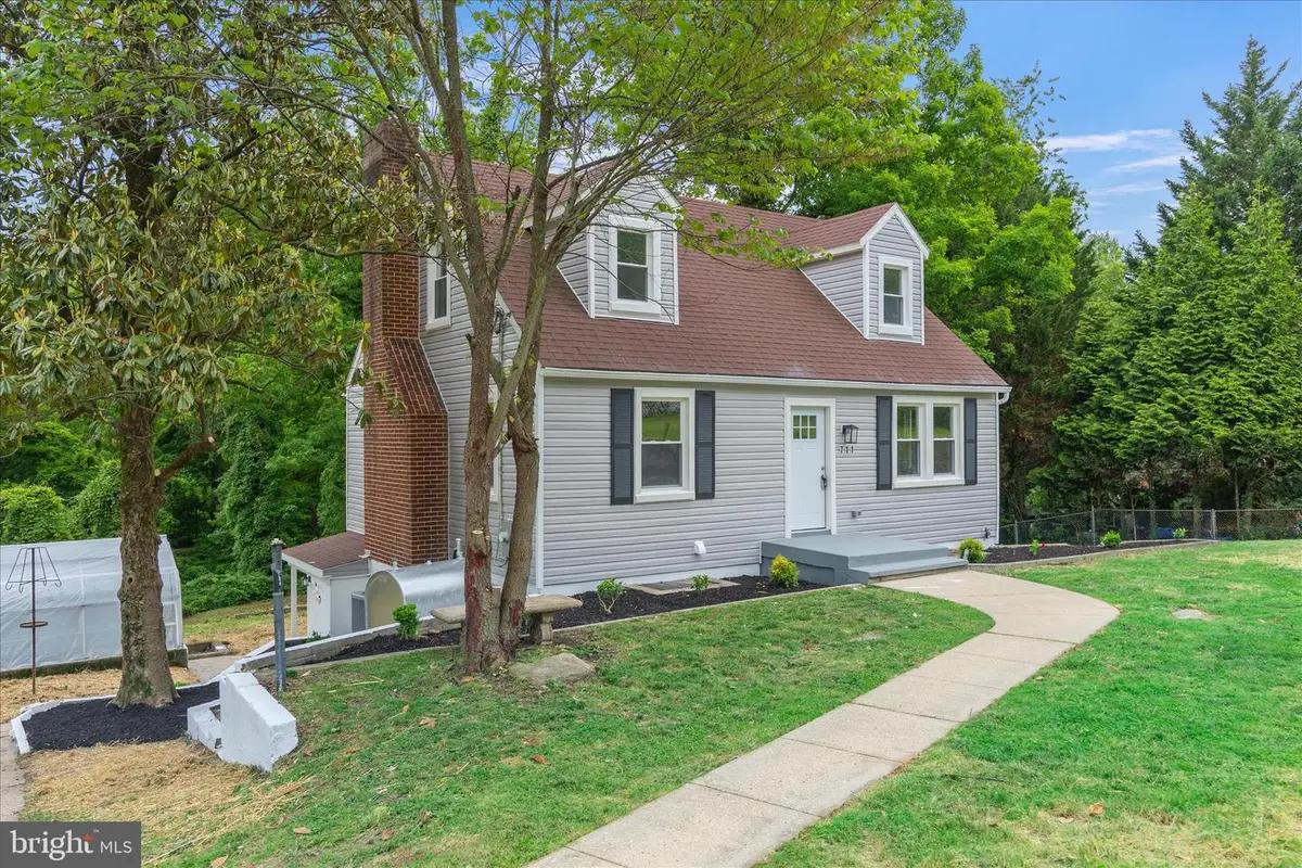 711 Woodland Dr, Baltimore, MD 21227 - #1
