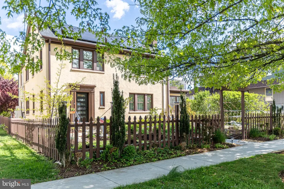 404 Allegheny Ave, Towson, MD 21204 - #1