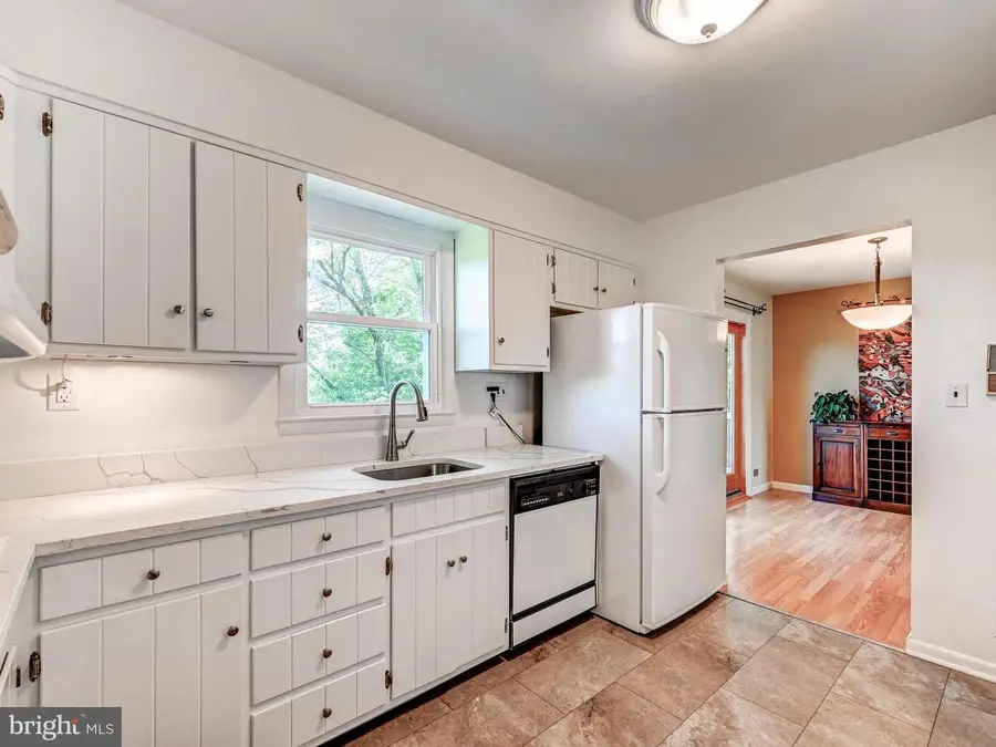 4 Harlow Ct, Cockeysville, MD 21030 - #3