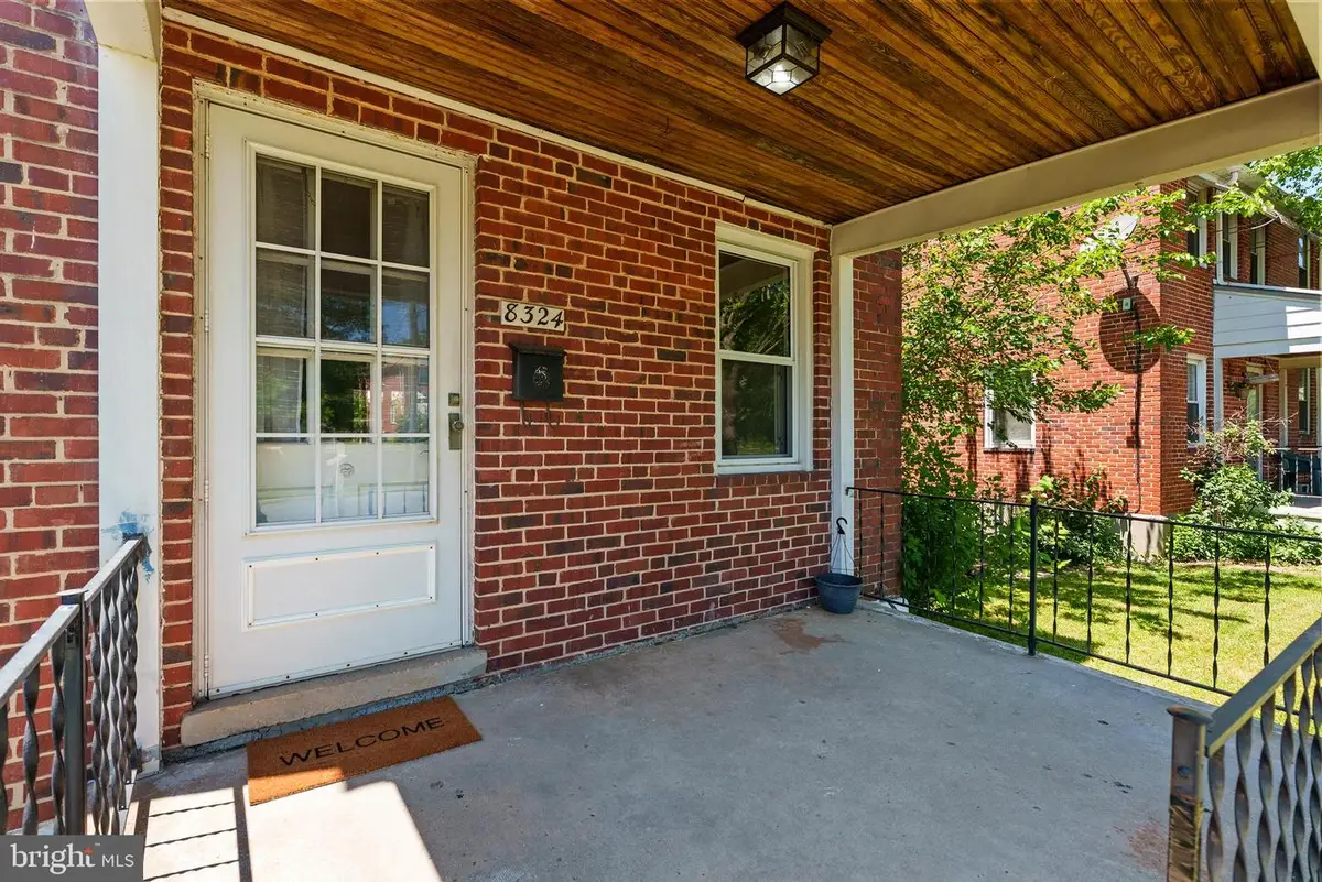 8324 Ridgely Oak Rd, Parkville, MD 21234 - #1