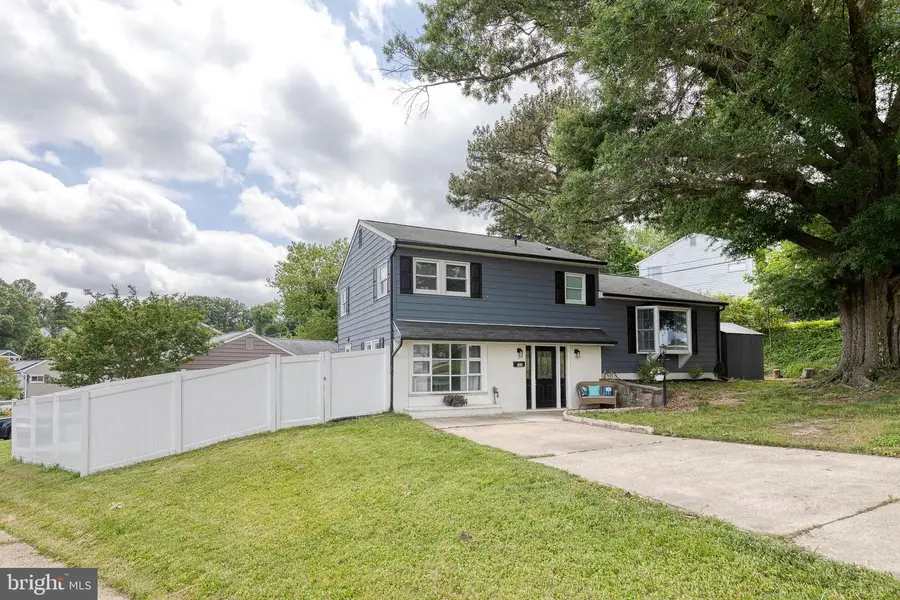 5820 Heron Dr, Baltimore, MD 21227 - #2