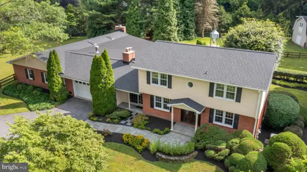 17212 Hunter Green Rd, UPPERCO, MD 21155