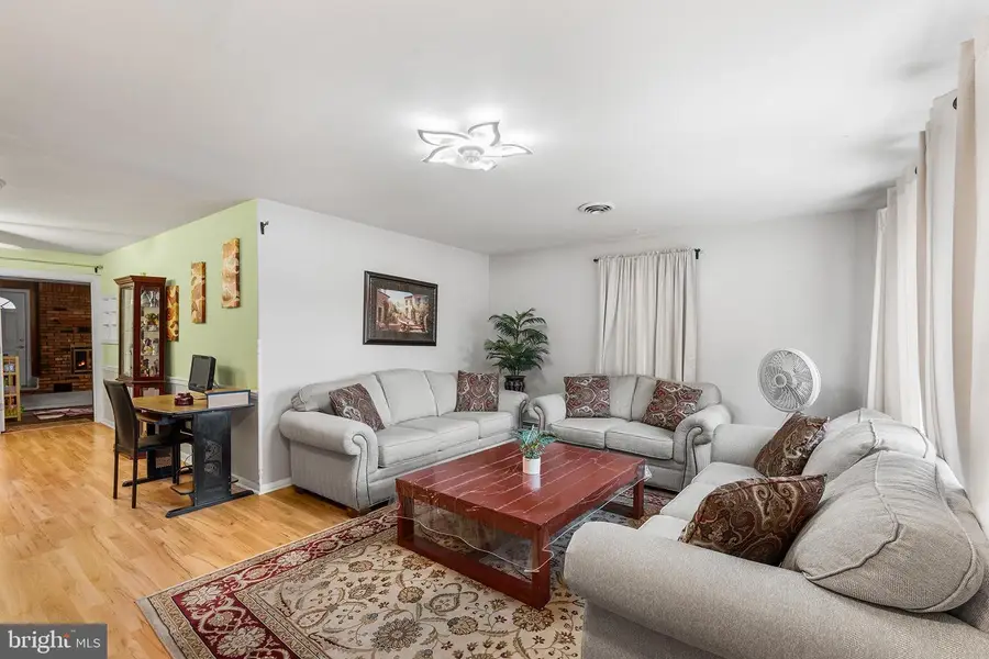 6030 Chesworth Rd, Catonsville, MD 21228 - #3