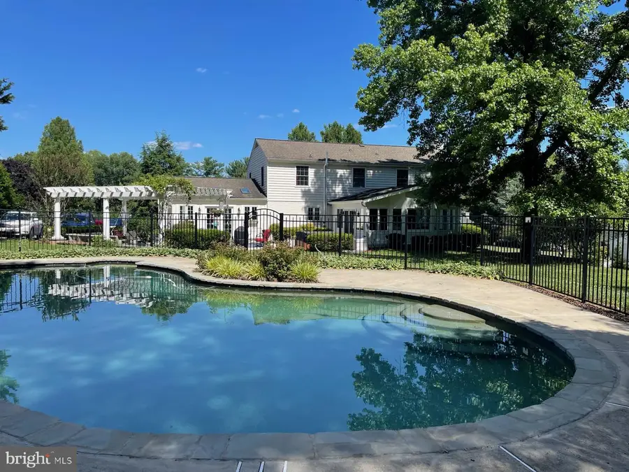 6 Candlelight Ct, Lutherville Timonium, MD 21093 - #2