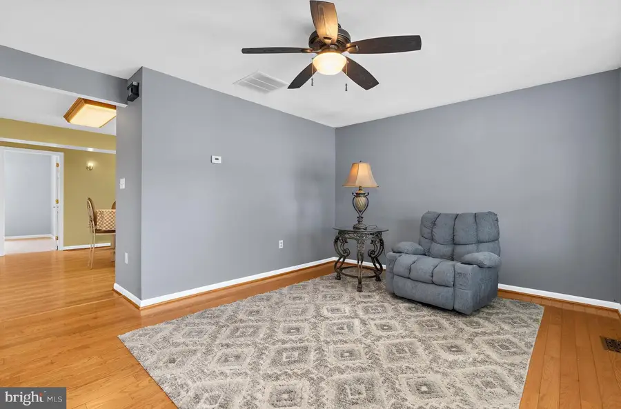 16 Propeller Dr, Baltimore, MD 21220 - #3
