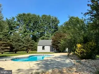 8 Sunnyking Dr, Reisterstown, MD 21136 - #2