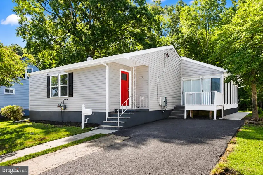 921 Homberg Ave, Essex, MD 21221 - #2