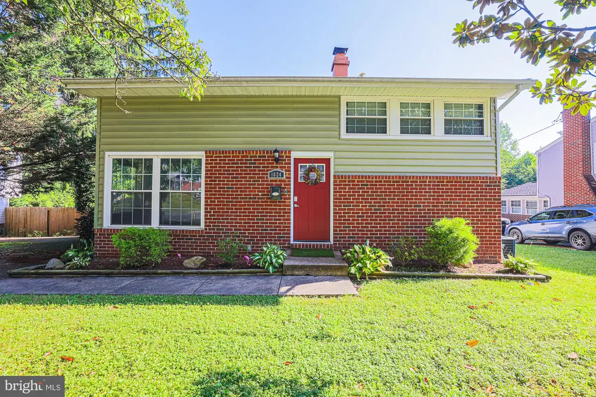 1024 Kenilworth Dr, Towson, MD 21204 - #1