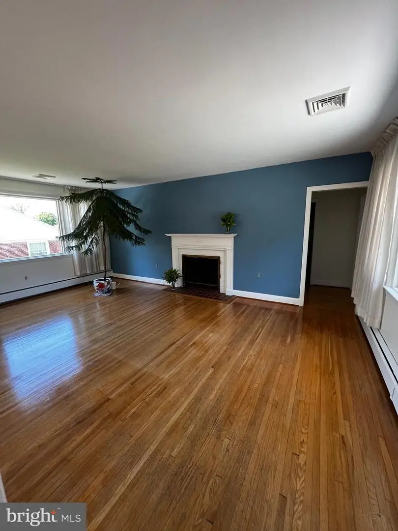 415 Aigburth Rd, Towson, MD 21286 - #3