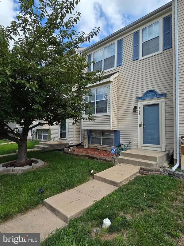 228 Oak Leaf, HALETHORPE, MD 21227