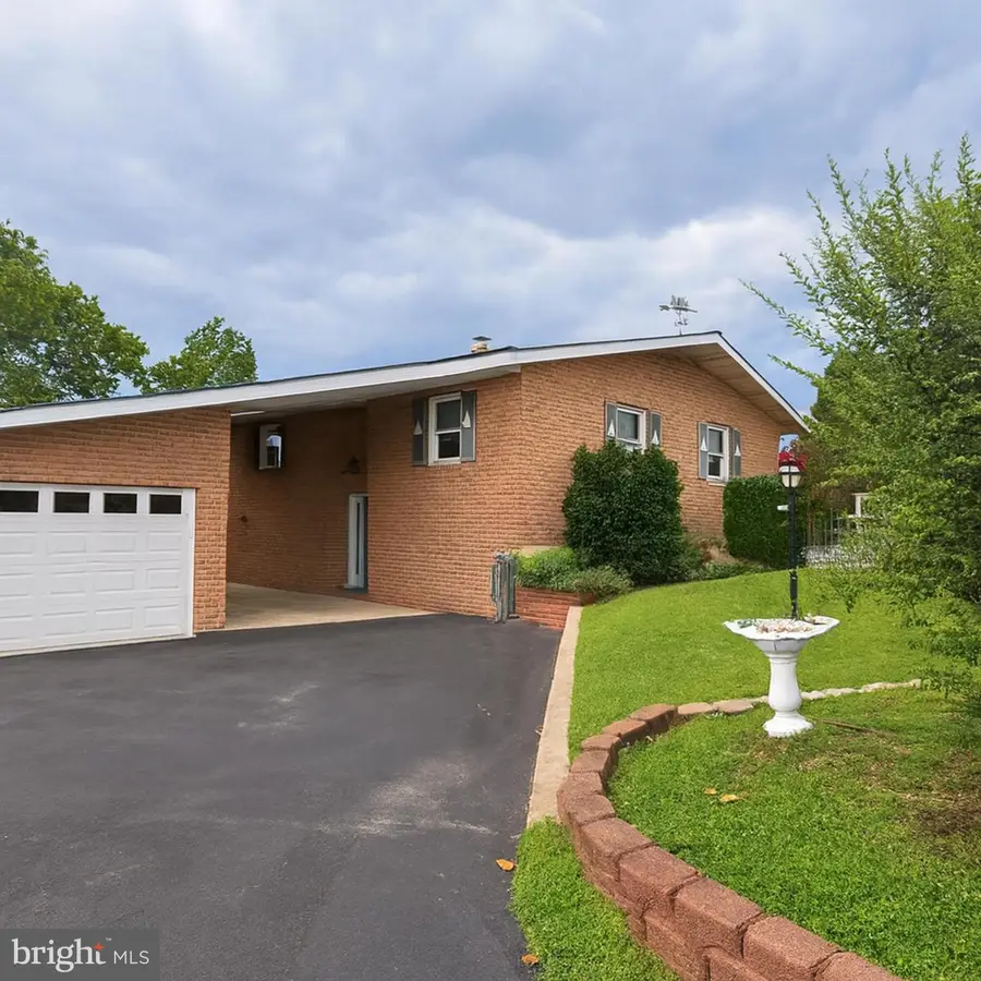 8818 Avenue B, Baltimore, MD 21219 - #2