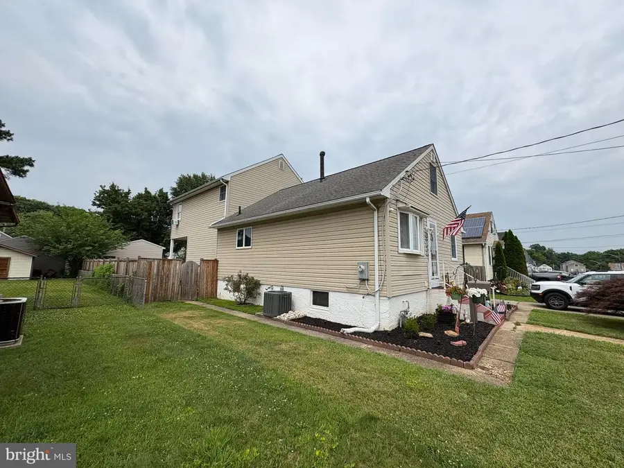 942 Woodlynn Rd, Essex, MD 21221 - #2
