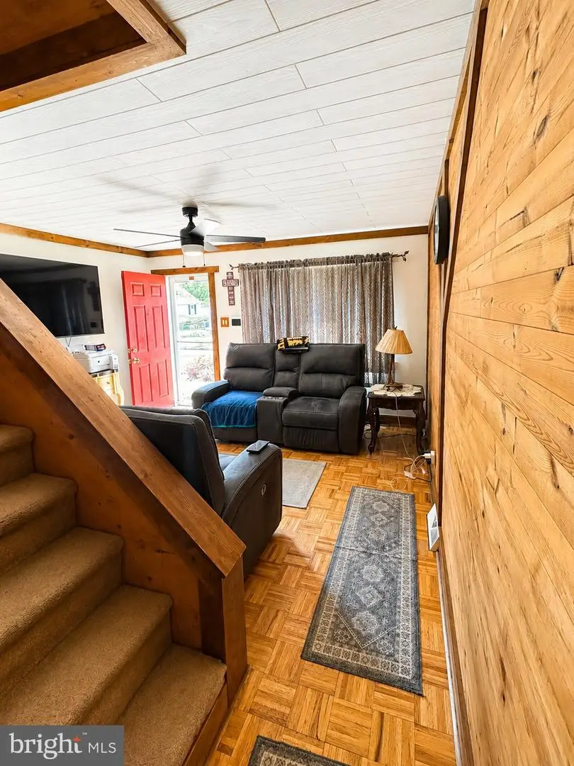 942 Woodlynn Rd, Essex, MD 21221 - #3