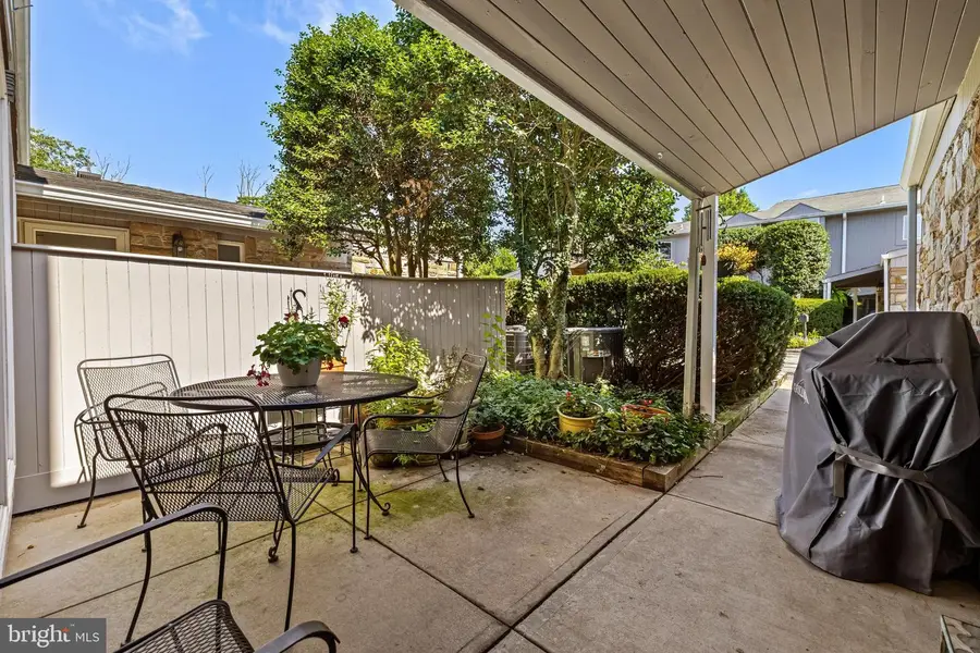 18 Stone Manor Ct, Towson, MD 21204 - #3