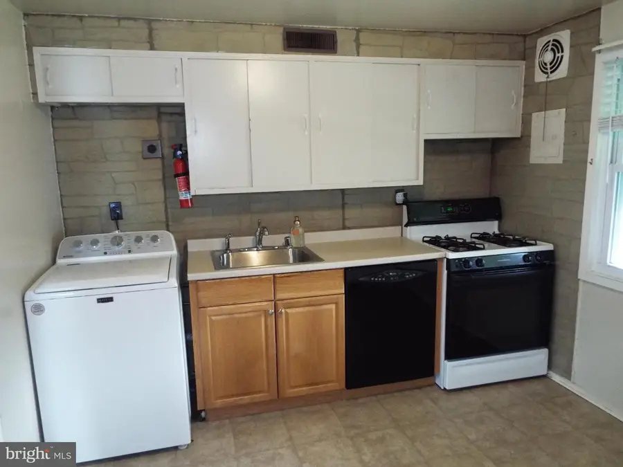 2407 Alma Rd, Halethorpe, MD 21227 - #2