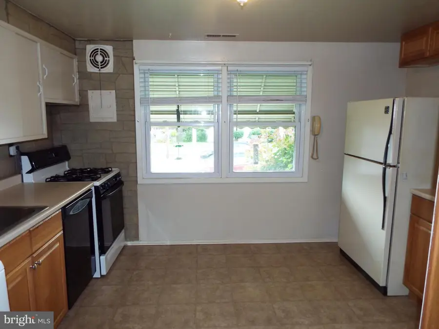 2407 Alma Rd, Halethorpe, MD 21227 - #3