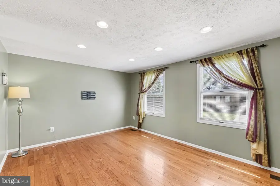 1922 Sue Creek Dr, Essex, MD 21221 - #2