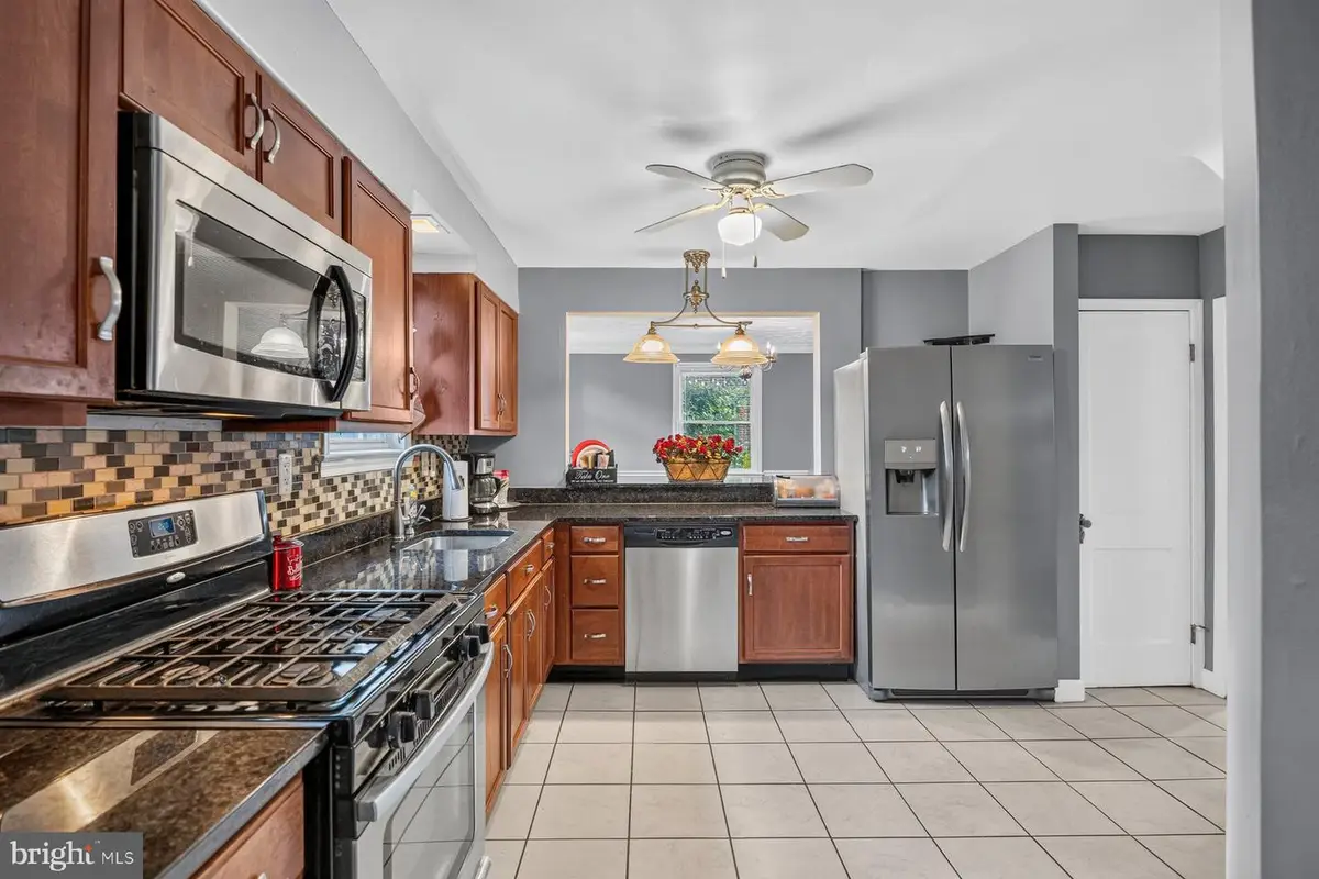 724 Charing Cross Rd, Baltimore, MD 21229 - #1