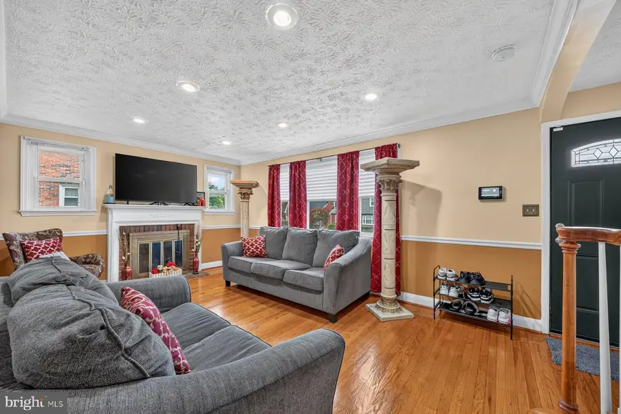 724 Charing Cross Rd, Baltimore, MD 21229 - #3