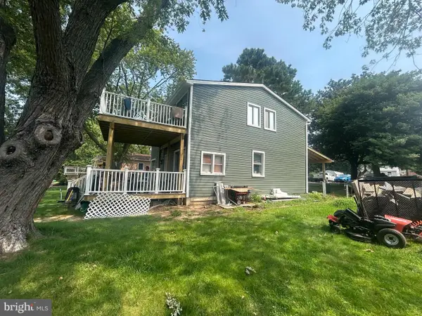 802 Creek Rd, ESSEX, MD 21221