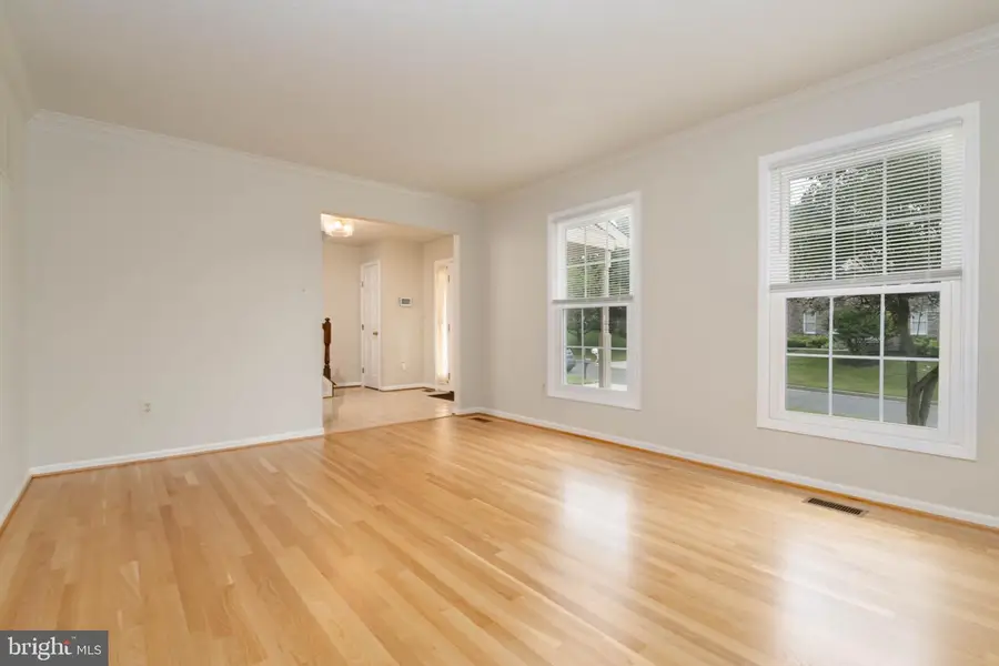 2 Minebank Ct, Towson, MD 21286 - #3