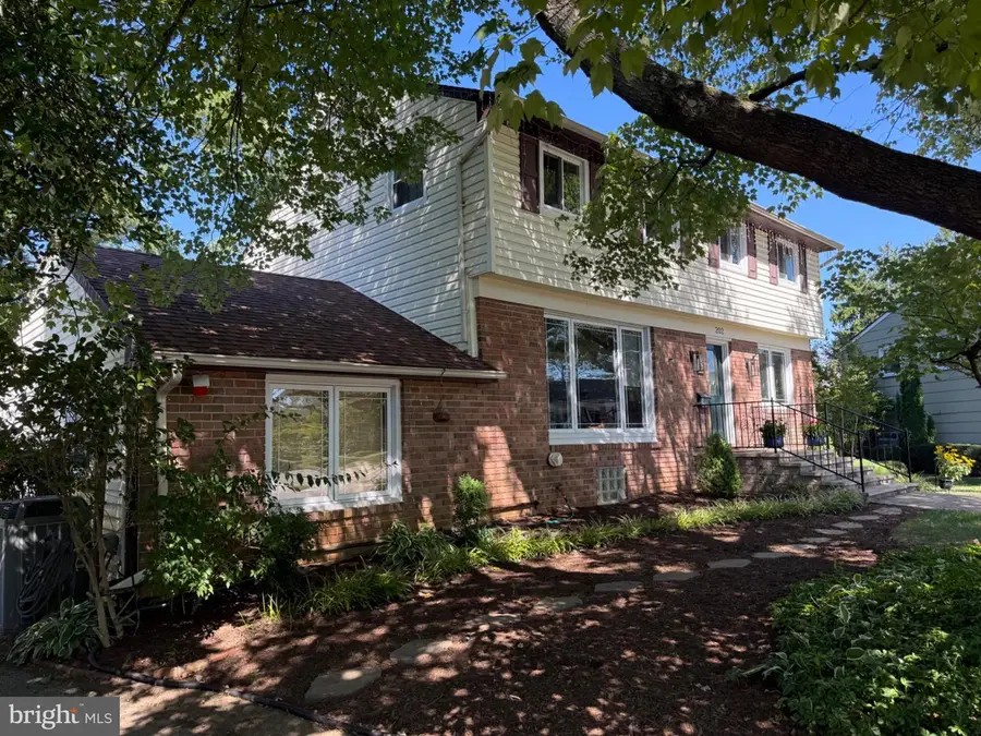 202 Fountain Ct, Lutherville Timonium, MD 21093 - #2