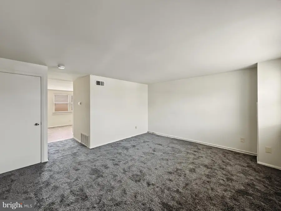 7845 St Claire Ln, Dundalk, MD 21222 - #3