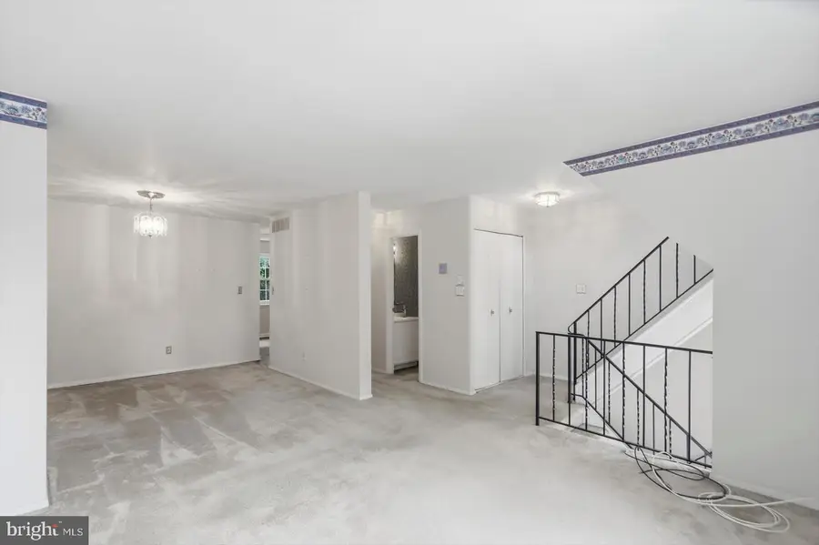9 Summit Green Ct, Cockeysville, MD 21030 - #2