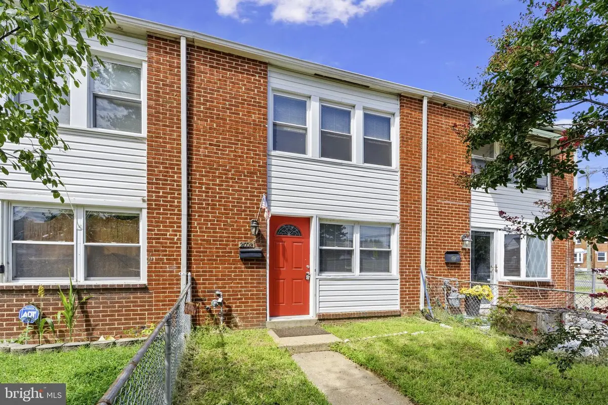 2002 Larkhall Rd, Dundalk, MD 21222 - #1