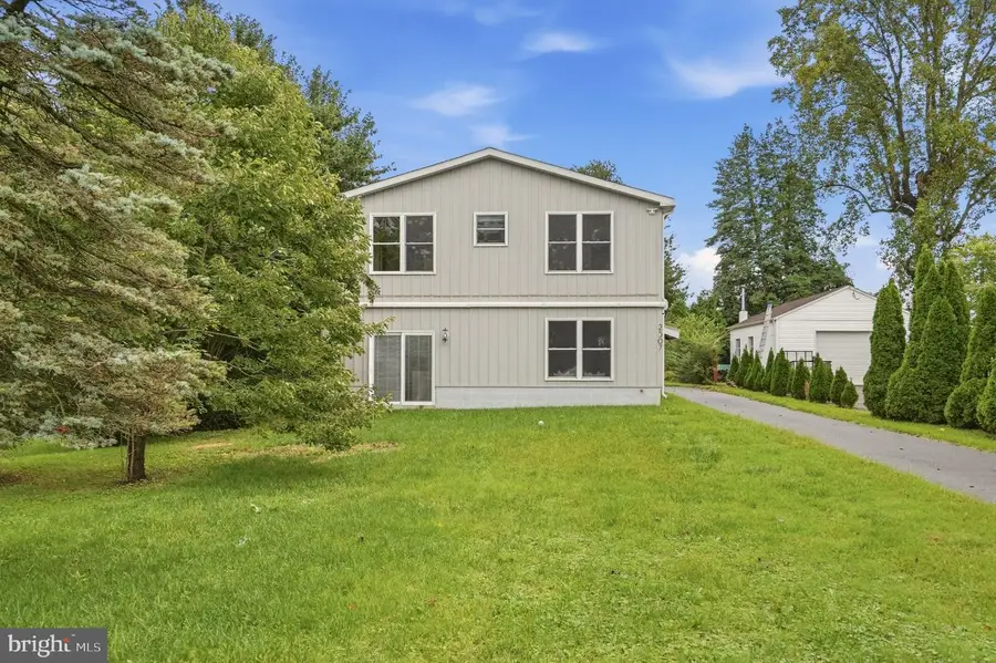 2507 Island View Rd, Essex, MD 21221 - #3