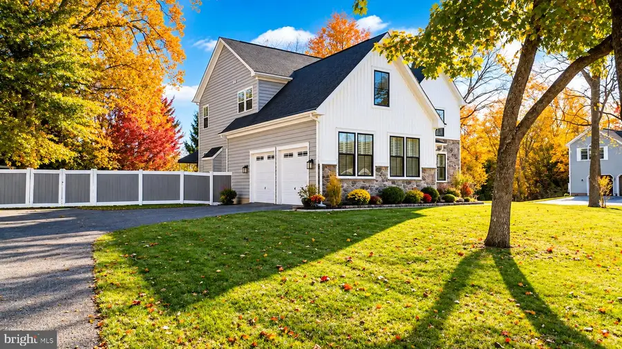 10909 Powers Ave, Cockeysville, MD 21030 - #2