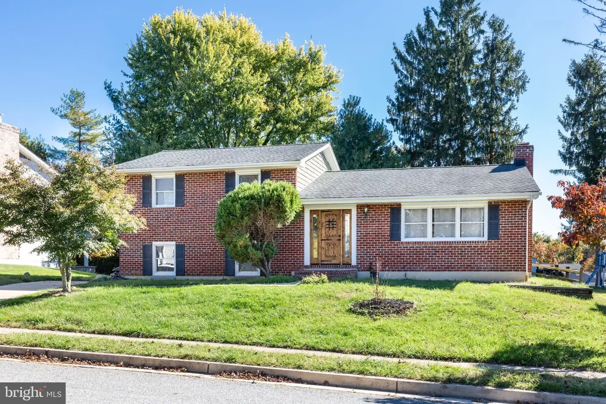 10709 Lancewood Rd, Cockeysville, MD 21030 - #1